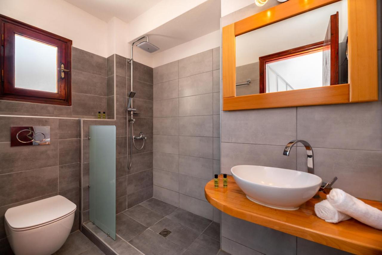 Marina'S Studios Perivolos  Ngoại thất bức ảnh
