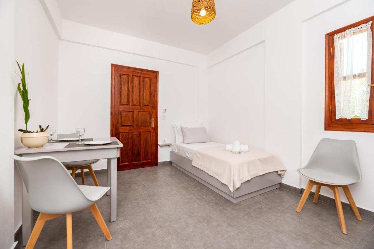 Marina'S Studios Perivolos  Ngoại thất bức ảnh